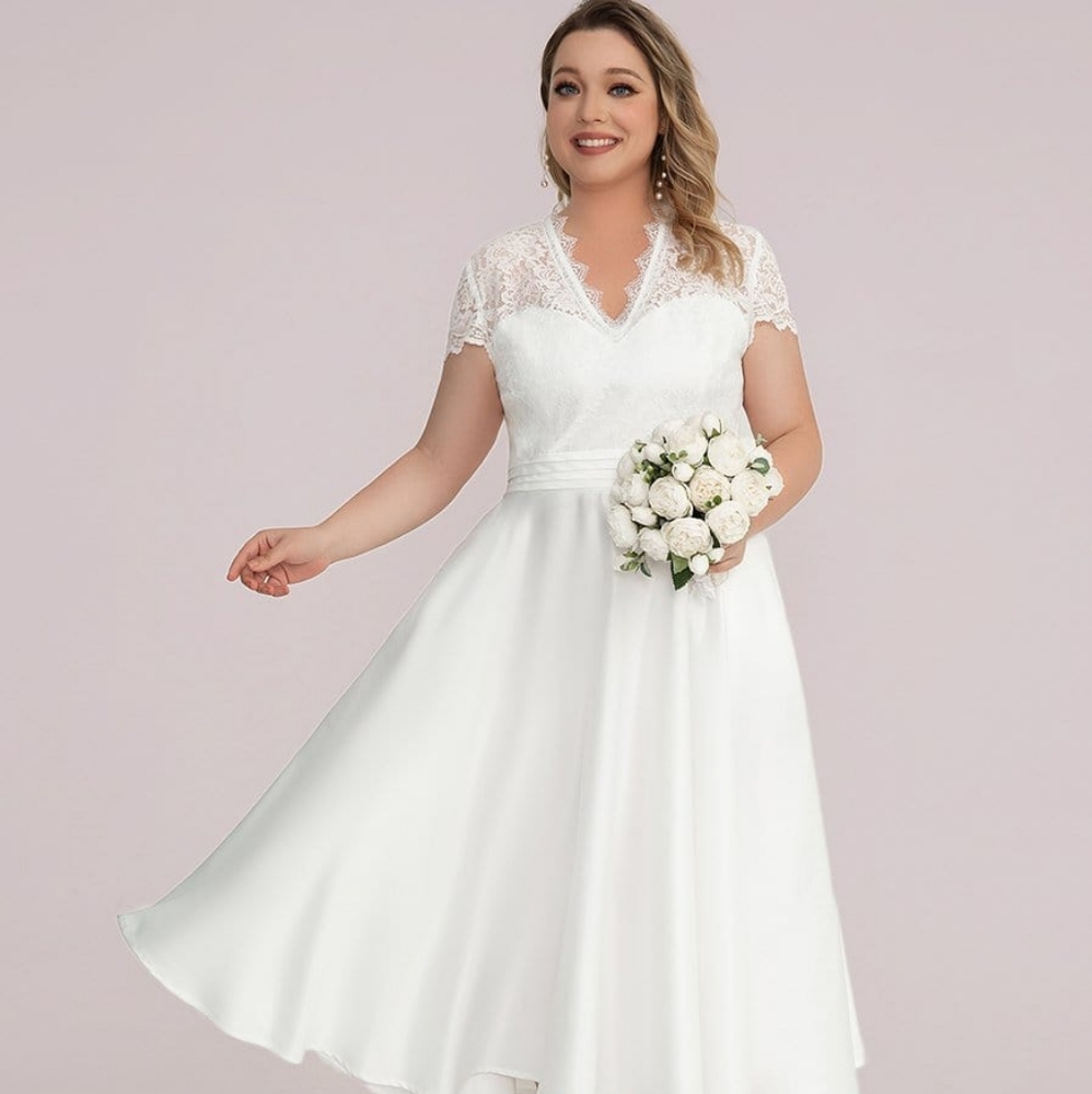 V-neck Lace Bodice A-line Ivory Cocktail Dress with Pockets